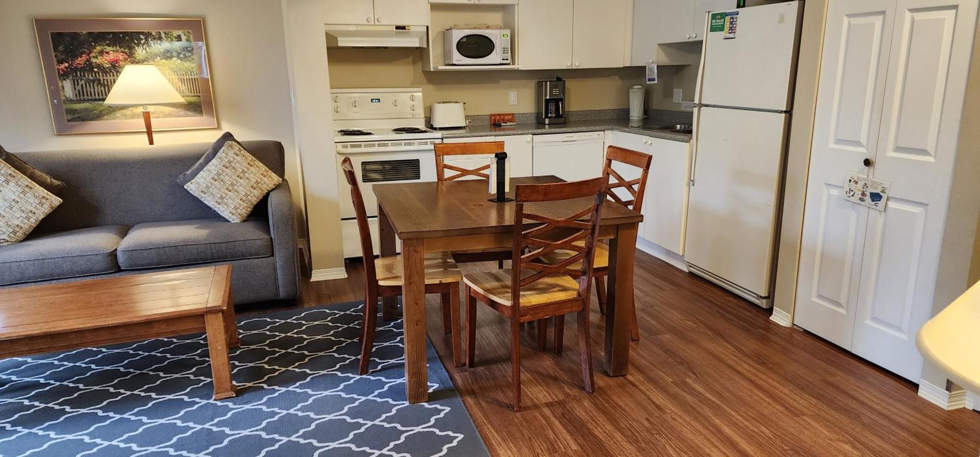 Times Square Suites Hotel Ванкувър Екстериор снимка