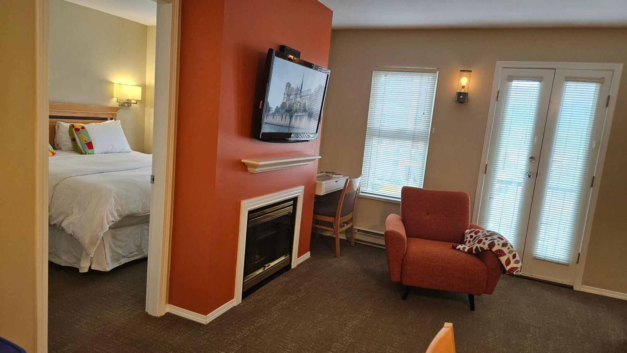 Times Square Suites Hotel Ванкувър Екстериор снимка