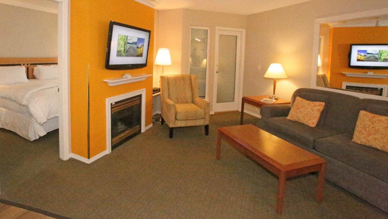 Times Square Suites Hotel Ванкувър Екстериор снимка