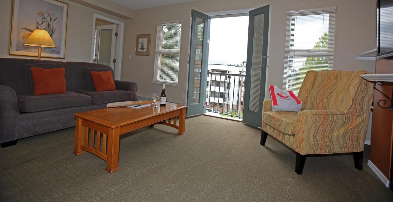 Times Square Suites Hotel Ванкувър Екстериор снимка